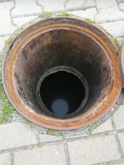 Wireless septic tank - how to transmit the transmitter signal from the manhole