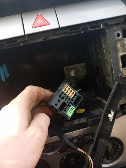 Passat B6 - Jak poprawnie podłączyć chińskie radio? - Zdjęcia wewnątrz