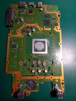 Sony PS4 slim CUH-2116B - Ekran ciemny mimo wymiany Panasonica MN864729