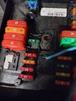 VW Golf VI 1.6TDI - jak sprawdzić wiązkę po błędzie P0685?