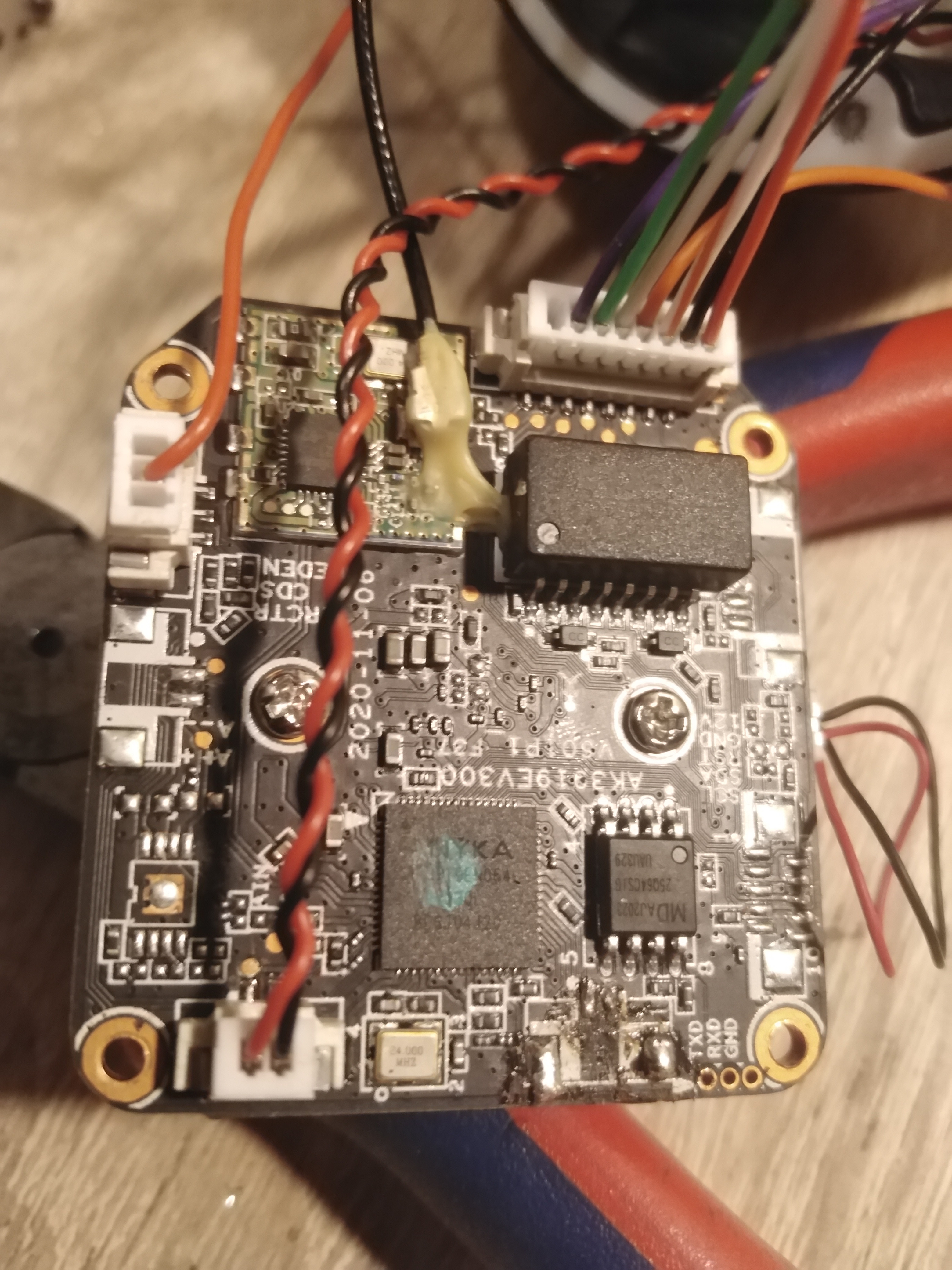 Kamera IP Reigy bez przycisku reset jak przywrócić ustawienia fabryczne?