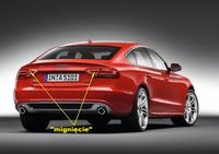 Audi A5 Sportback - LED'owe tylne światła migają po puszczeniu hamulca