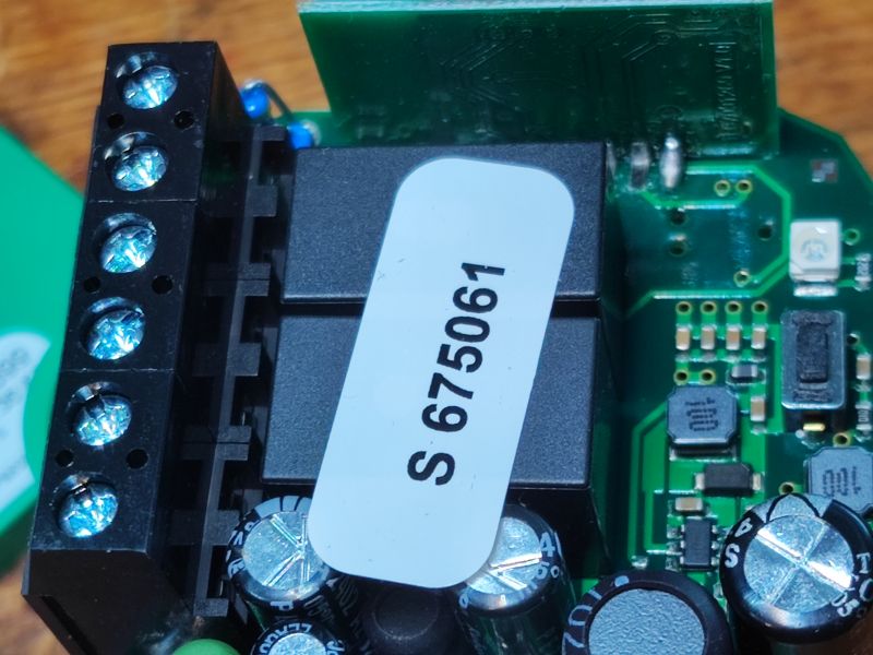 Brief test, pairing and interior of the Zamel ROW-02 (double-overhead light switch)