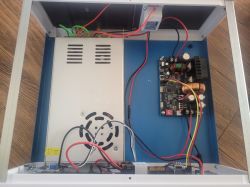Zasilacz warsztatowy 30V / 10A, sterowany cyfrowo