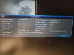 Zrzut ekranu z informacjami systemowymi rejestratora DVR-8704 firmy Conrad Electronics.