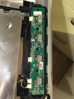 Brak reakcji płyty indukcyjnej Electrolux EKI54500OX - co robić?