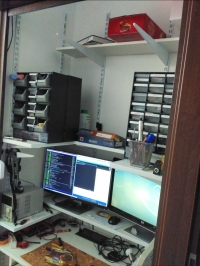 Biurko elektronika w nietypowym miejscu i z ciekawym "zamykaniem" Biurko elektronika w nietypowym miejscu i z ciekawym "zamykaniem"