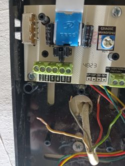 Jak podłączyć domofon Cyfral Smart 5P z instalacją 4-żyłową?
