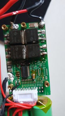 Hulajnoga Motus Scooty 6.5: Spadek poziomu baterii i wyłączanie silnika podczas jazdy