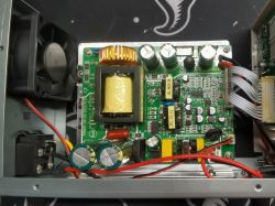 Wnętrze zasilacza Eventek KPS3010D