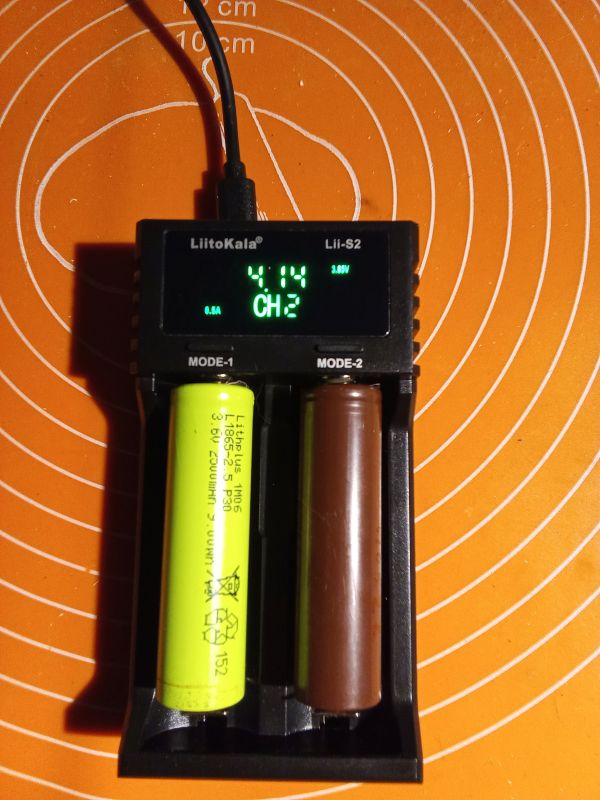 LiitoKala Lii-S2 - Ładowarka akumulatorów dla każdego. Krótki opis, dużo zdjęć.