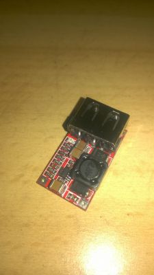 Jak rozpoznać bieguny na przetwornicy 12V-24V na 5V?