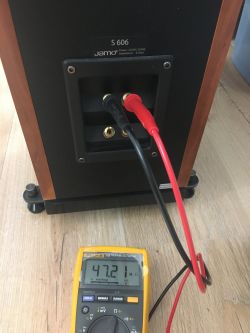 Zestaw 5.1 Jamo 606 z amplitunerem Onkyo 606 - Rezystancja górnej sekcji kolumn w MΩ