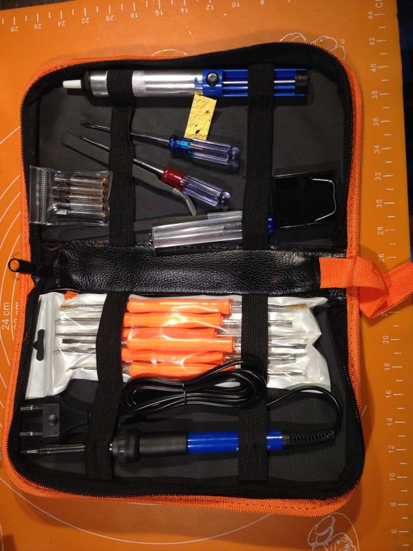 Testuję zestaw lutowniczy - bez miernika i z lutownicą sieciową z regulowaną mocą.