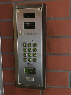 Jak podłączyć domofon Wekta TK6 z 3+1 żyłami? Instrukcje i wskazówki