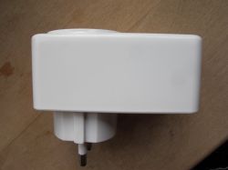 Side View of LoraTap EU Smart Plug White LoraTap EU smart WiFi plug side view.