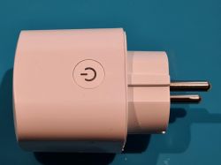 Wi-Fi Smart Plug RMC021 External View White Wi-Fi smart plug with power button on a blue background.