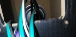 Jak wymienić Fake Woofer w kolumnie? Sprzęt: Beng V9B.