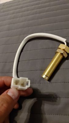 Jak podłączyć czujnik obrotów do obrotomierza w Oplu Kadett Diesel?