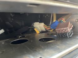 XBLITZ 250RF - Czy można w ten sposób podłączyć to radio?