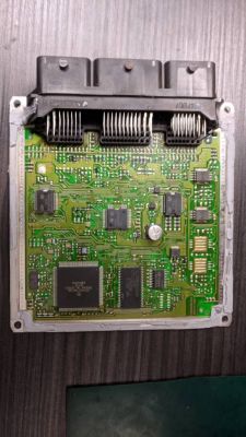 Peugeot 307 - Lokalizacja pinu masy i miejsca przylutowania rezystora w ECU IAW 48P2.36