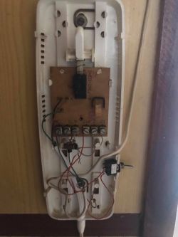 Wymiana domofonu na Cyfral Smart 5P - problemy z dzwonkiem, elektrozamkiem i brakiem głosu