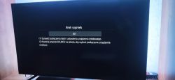 Ekran telewizora z komunikatem Brak sygnału w trybie AV.
