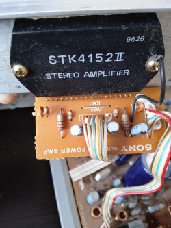 Amplituner Sony STR-AV210 - końcówka mocy, delikatny pisk