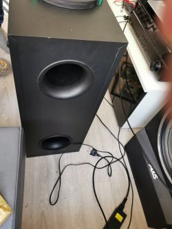 Subwoofer Tonsil A200: Słaby bas i przegrzewające się magnesy po 20 minutach grania
