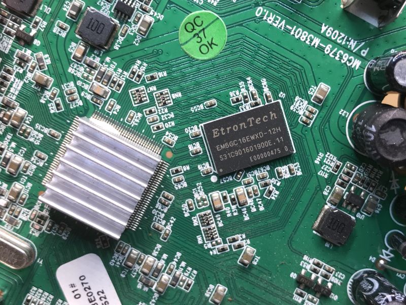 Close-up of EtronTech chip on the PCB of TE 1050 HD tuner
