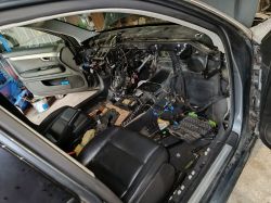 Wymiana parownika klimatyzacji w Audi A4 B7 1.9 TDI 2007 - czy trzeba demontować deskę?