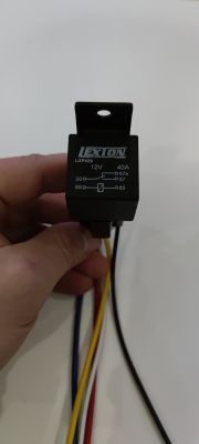 - VW Siłownik tylnej klapy - schemat podłączenia