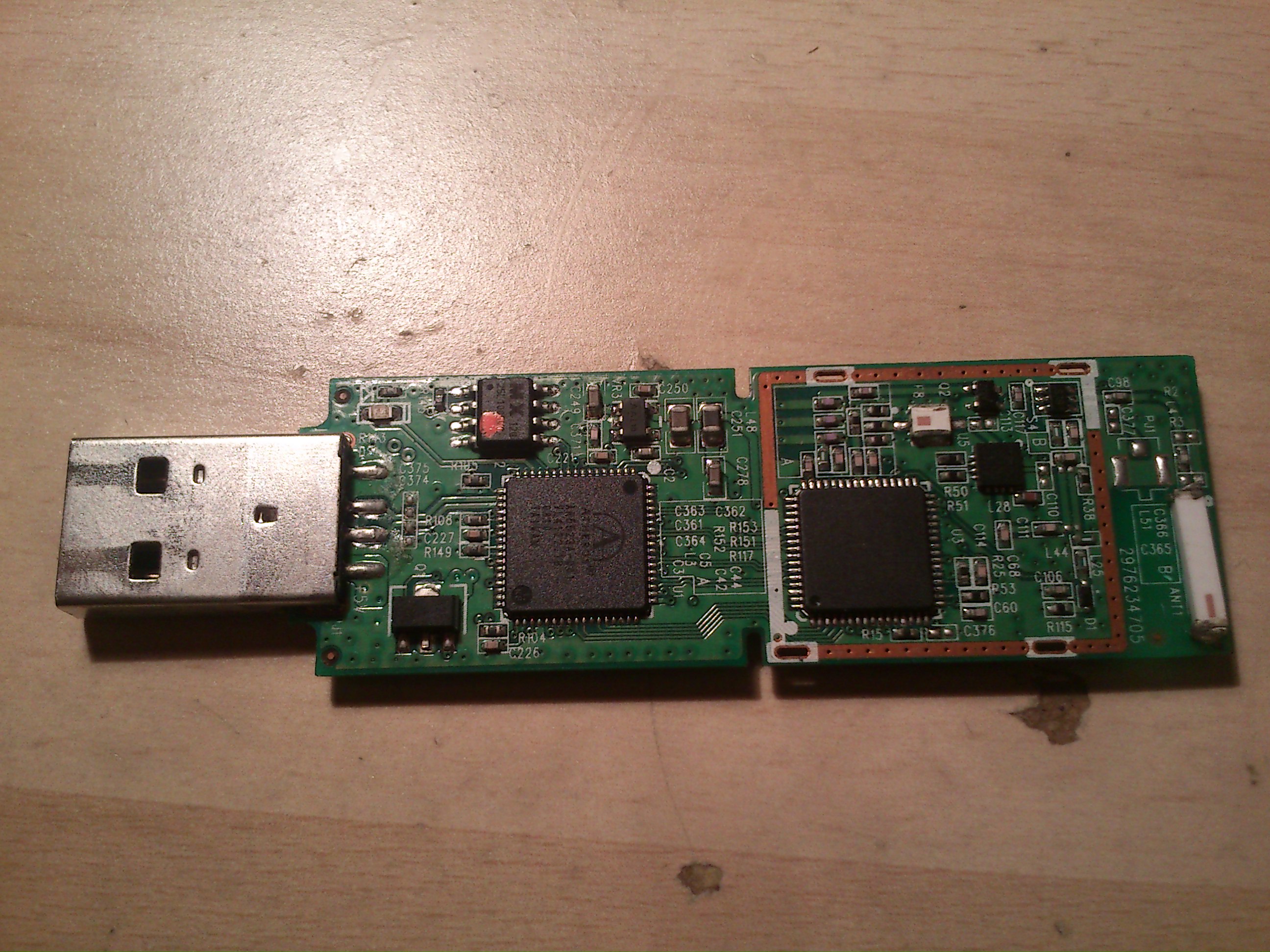 Jak dolutować antenę do Netgear WPN111 dla lepszego zasięgu WiFi?