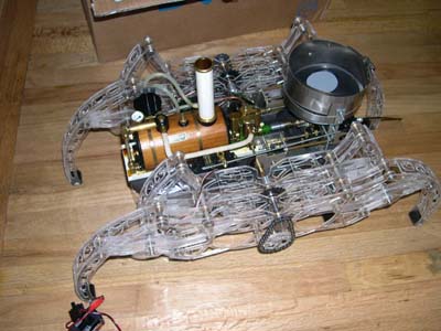 Zdalnie sterowany pająk parowy