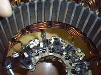 Kia Ceed - Czy ktoś spotkał się z nietypowym mostkiem alternatora?