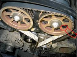 Opel Astra H - Location of the Z16XEP camshaft position sensor
