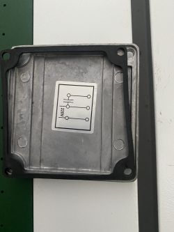 Silnik jednofazowy w ploterze tnącym - zmiana kierunku obrotów po wymianie kondensatora