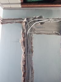 Electrical Wiring Best Practices: Can Wires Cross Under Plaster Safely?
