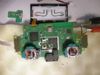 Sony Dualshock 4 - Czasem się włącza na dłużej niż sekundę