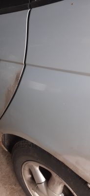 Dziwny tłusty nalot na rantach drzwi tylnych Renault Scenic 1 po przejechaniu 1000 km