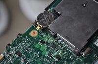 HP 6730S Nie włącza się, uszkodzenie na płycie.