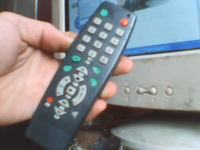 Jak rozpoznać model pilota uniwersalnego ze zdjęcia?