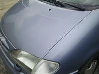 Jak znaleźć numer lakieru w Ford Galaxy? Gdzie szukać kodu?