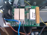 Jak podłączyć kable zasilające w niszczarce Ideal 4002cc?