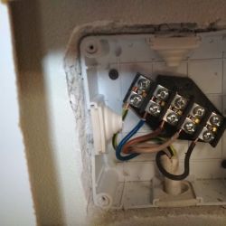 Electrolux EHH3634F9K - podłączenie płyty indukcyjnej. Electrolux EHH3634F9K - podłączenie płyty indukcyjnej.