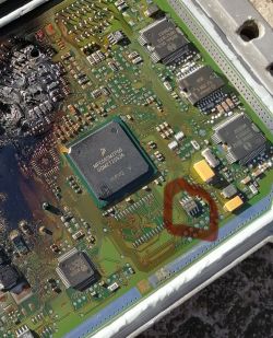 Peugeot 206 2006r 1.4 hdi Spalone ECU/ brak napiecia świateł mijania/nie odpala