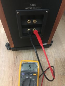 Zestaw 5.1 Jamo 606 z amplitunerem Onkyo 606 - Rezystancja górnej sekcji kolumn w MΩ