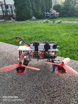Wyścigowy dron z drukarki 3D :) Wyścigowy dron z drukarki 3D :)