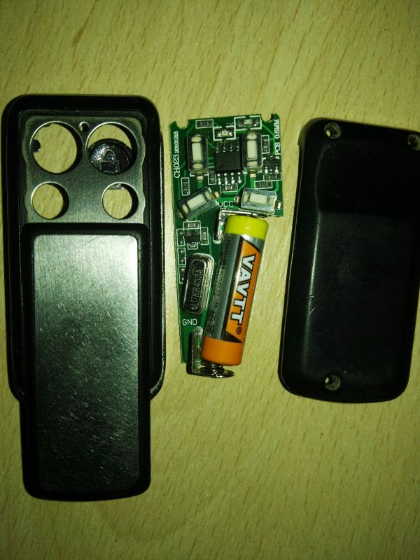 Tani pilot samokopiujący. Nie chce się skasować.