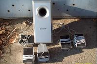 Jak podłączyć znalezione głośniki kina domowego do komputera?